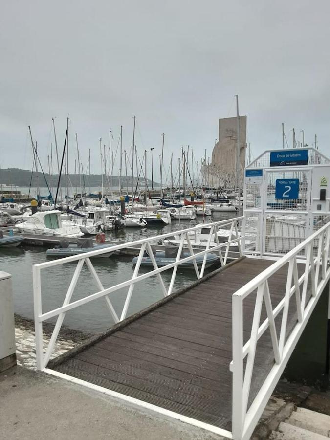 Vintage Sailboat In Belem Hotel Lisbon Luaran gambar