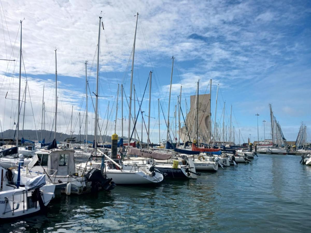 Vintage Sailboat In Belem Hotel Lisbon Luaran gambar